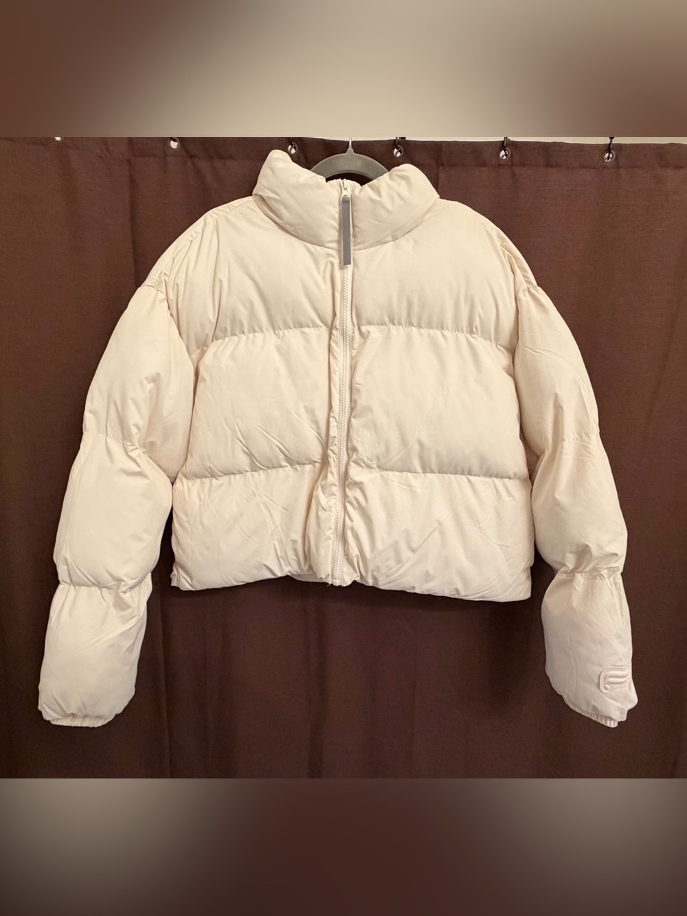 Fabletics Cream Cropped Puffer Jacket | Large